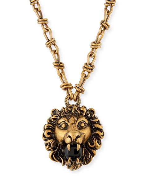 gucci lion head pendant